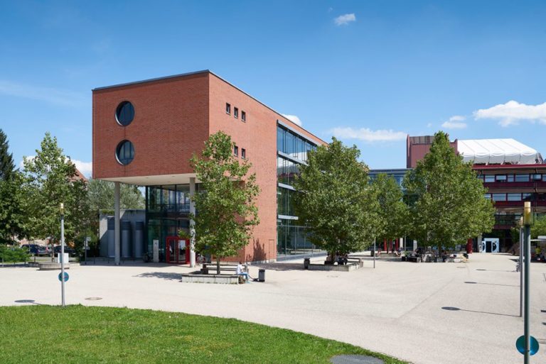 Präsenz-Infoabend zum berufsbegleitenden MBA-Studiengang „Digital Business & AI“