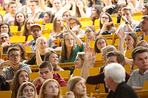 Zum Artikel "Erstsemesterbegrüßung und zentrale Einführungsveranstaltungen an der WiSo Nürnberg"